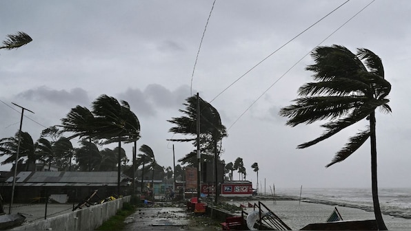 Remal cyclone leaves trail of destruction in Bangladesh: Over 30k houses destroyed, death toll rises to 10