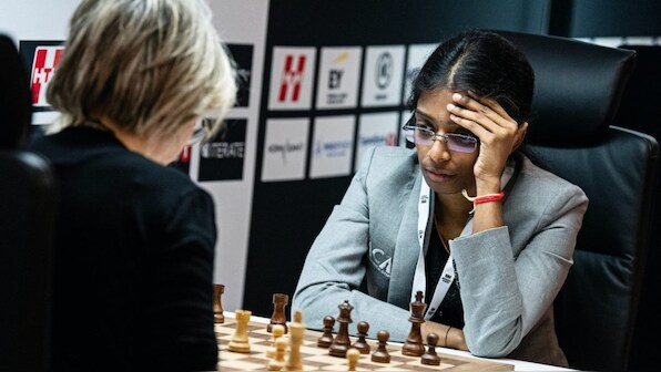  R Vaishali outwits Pia Cramling; Praggnanandhaa goes down to Hikaru Nakamura