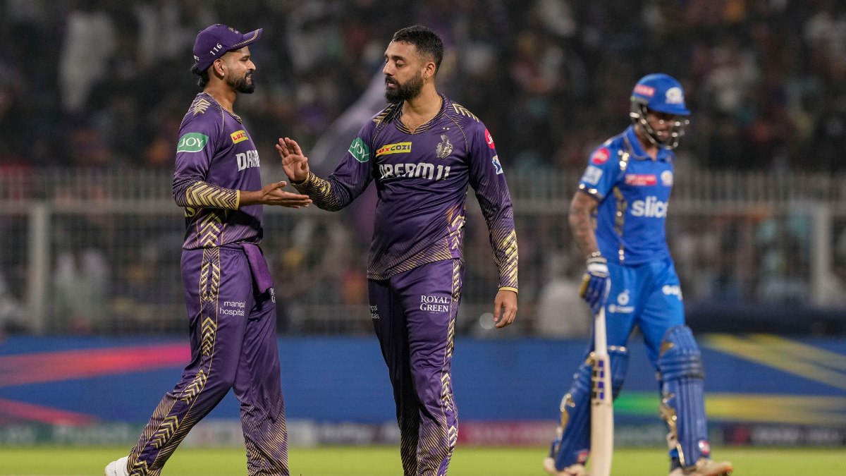 Kolkata Knight Riders leg-spinner Varun Chakravarthy celebrates with captain Shreyas Iyer after dismissing Mumbai Indians skipper Hardik Pandya at the Eden Gardens on Saturday, 11 May. PTI Kolkata Knight Riders leg-spinner Varun Chakravarthy celebrates with captain Shreyas Iyer after dismissing Mumbai Indians skipper Hardik Pandya at the Eden Gardens on Saturday, 11 May. PTI