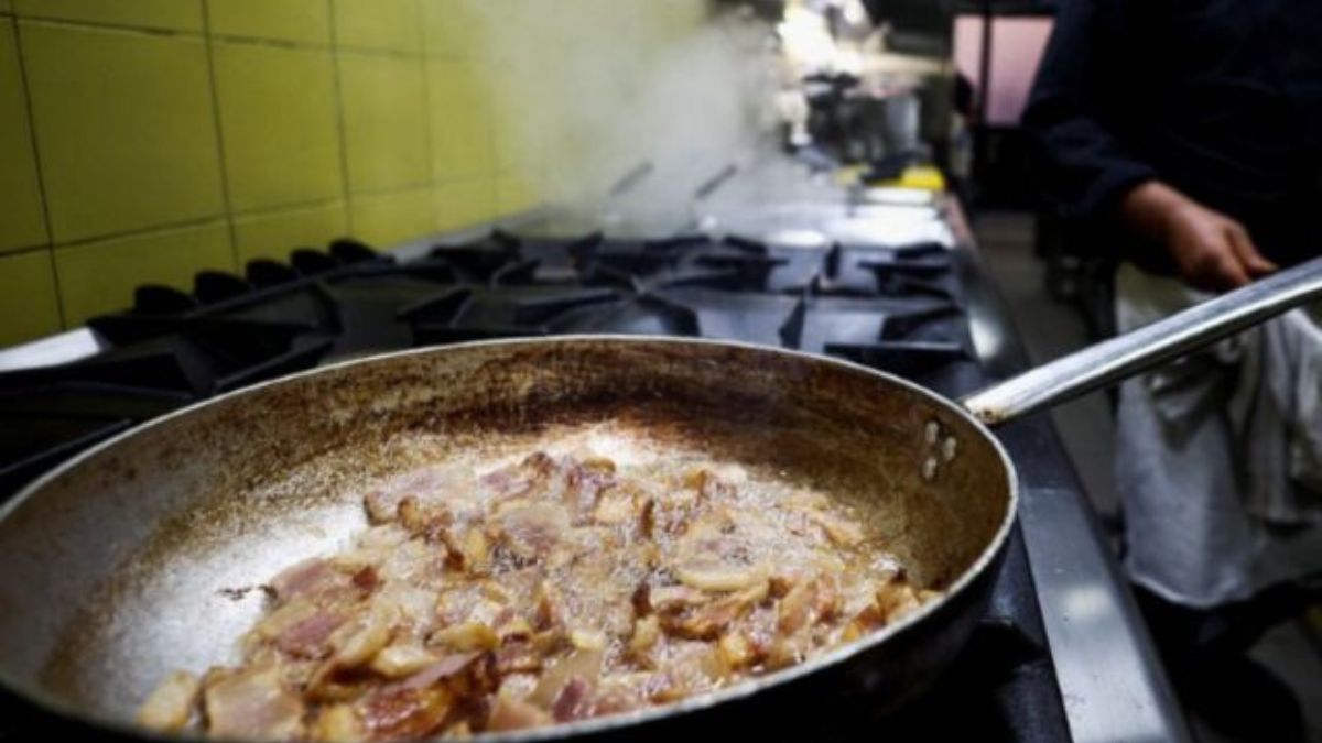 ICMR has warned against cooking in worn out non-sticks utensils. Representative image. Reuters ICMR has warned against cooking in worn out non-sticks utensils. Representative image. Reuters