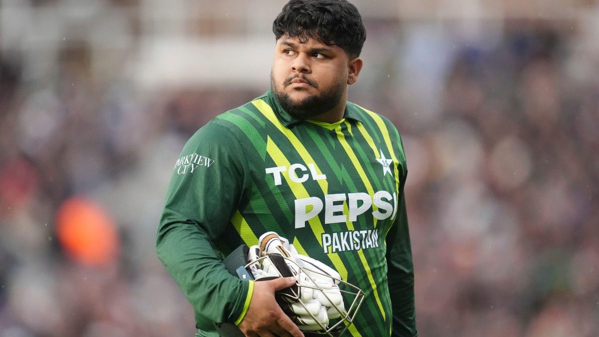 Azam Rur Watch: Pakistan captain Babar Azam lends support to disappointed Azam ...
