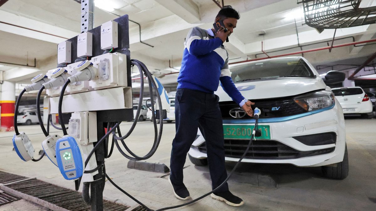 Bengaluru leads India’s new EV registrations beating New Delhi, Mumbai; Karnataka has most charging stations Bengaluru leads India’s new EV registrations beating New Delhi, Mumbai; Karnataka has most charging stations