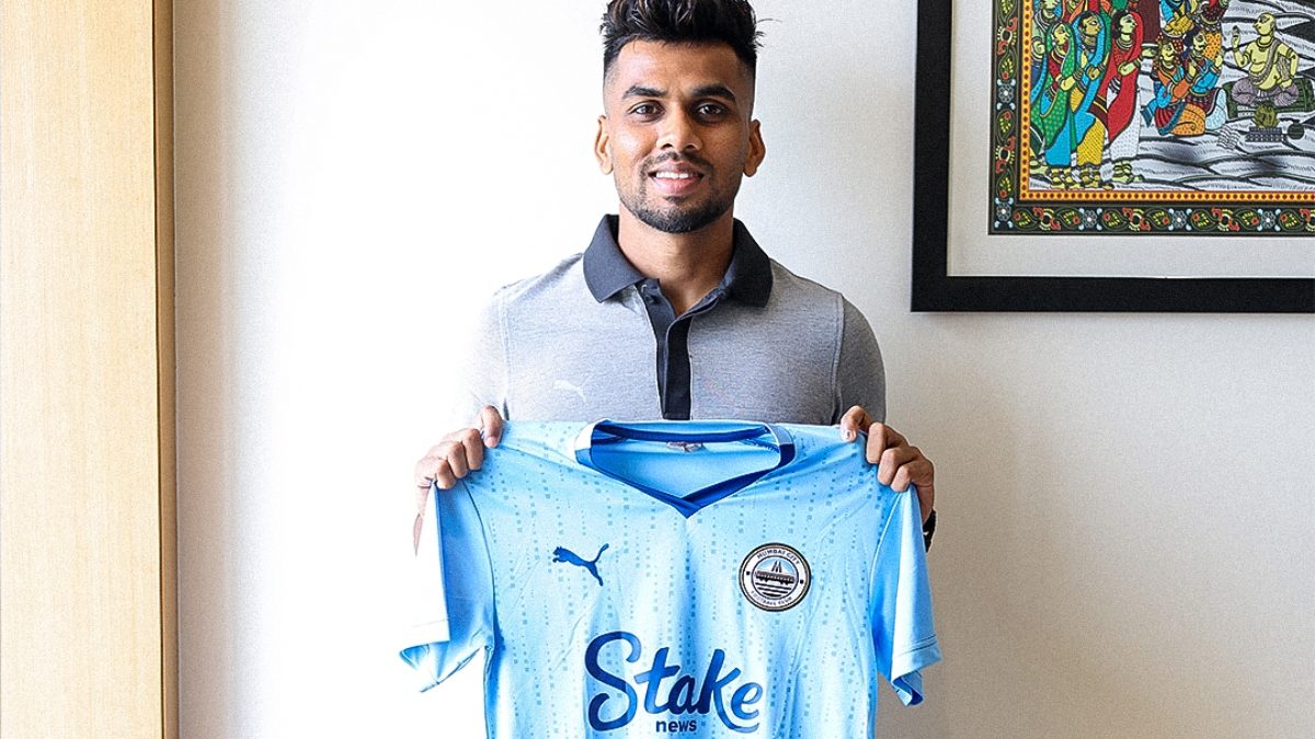 Brandon-Fernandes-posing-with-the-Mumbai-City-FC-jersey-1-2024-06-ce1d44cf7fcd95f49ea978ce72b1d5a1-1200x675 Best Indian Signings for ISL Season 11: Key Transfers to Watch
