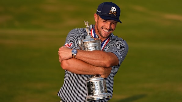  Bryson DeChambeau outlasts Rory McIlroy to win second major title