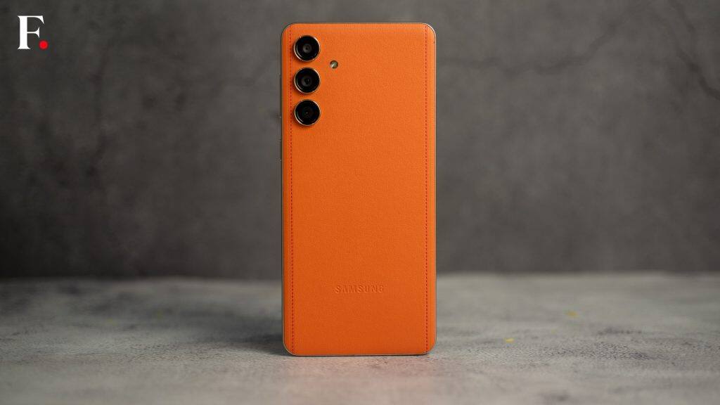 Samsung Galaxy F55 Review 7