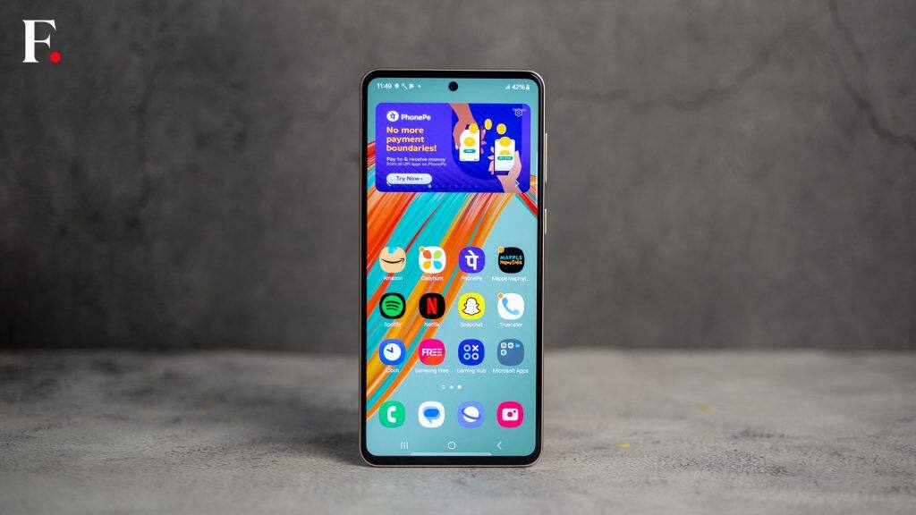 Samsung Galaxy F55 Review 3