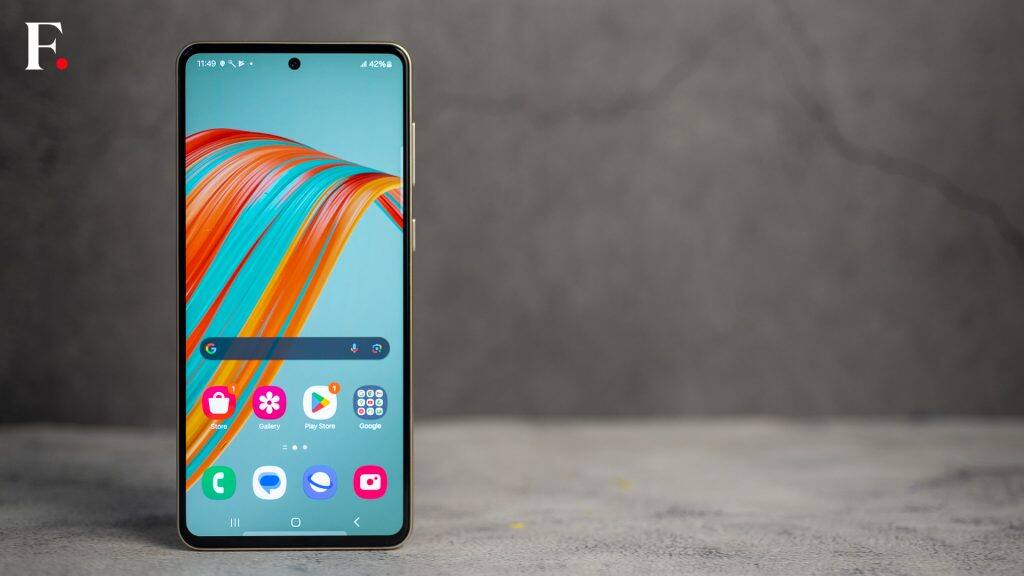 Samsung Galaxy F55 Review 6
