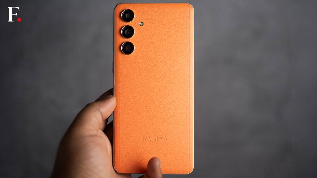 Samsung Galaxy F55 Review 8