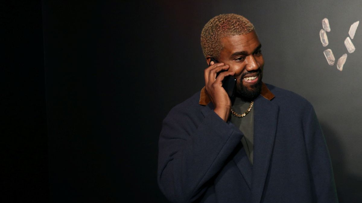 What is Kanye West doing in Moscow? What is Kanye West doing in Moscow?