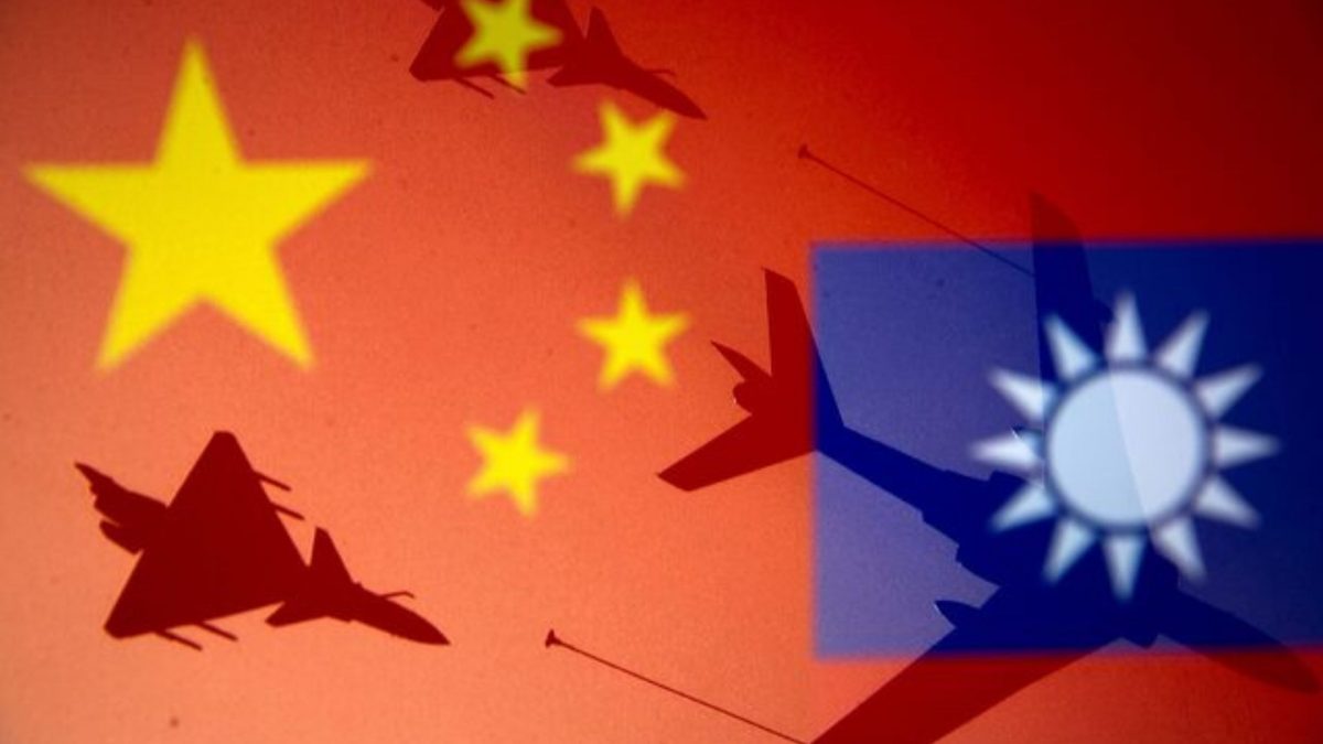 Chinese and Taiwanese national flags are displayed alongside military airplanes in this illustration. File image/Reuters Chinese and Taiwanese national flags are displayed alongside military airplanes in this illustration. File image/Reuters