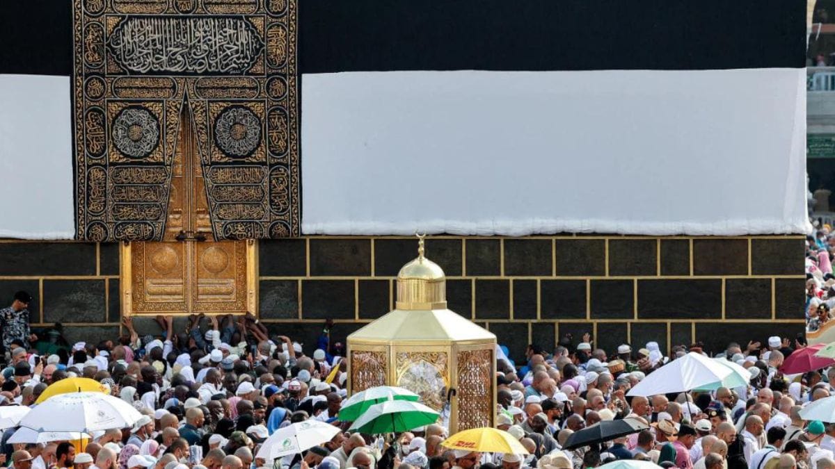 Egypt to prosecute travel agents over illegal Hajj trips