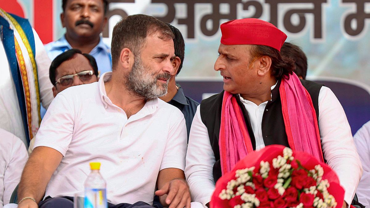 Patna: Congress leader Rahul Gandhi with Samajwadi Party leader Akhilesh Yadav. Patna: Congress leader Rahul Gandhi with Samajwadi Party leader Akhilesh Yadav.
