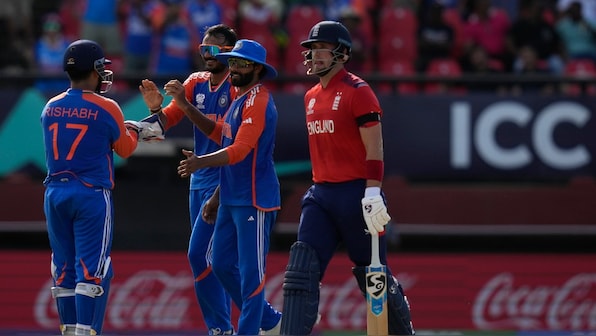 India vs England LIVE SCORE, T20 World Cup: India thrash England by 69  runs, face South Africa in final – Firstpost