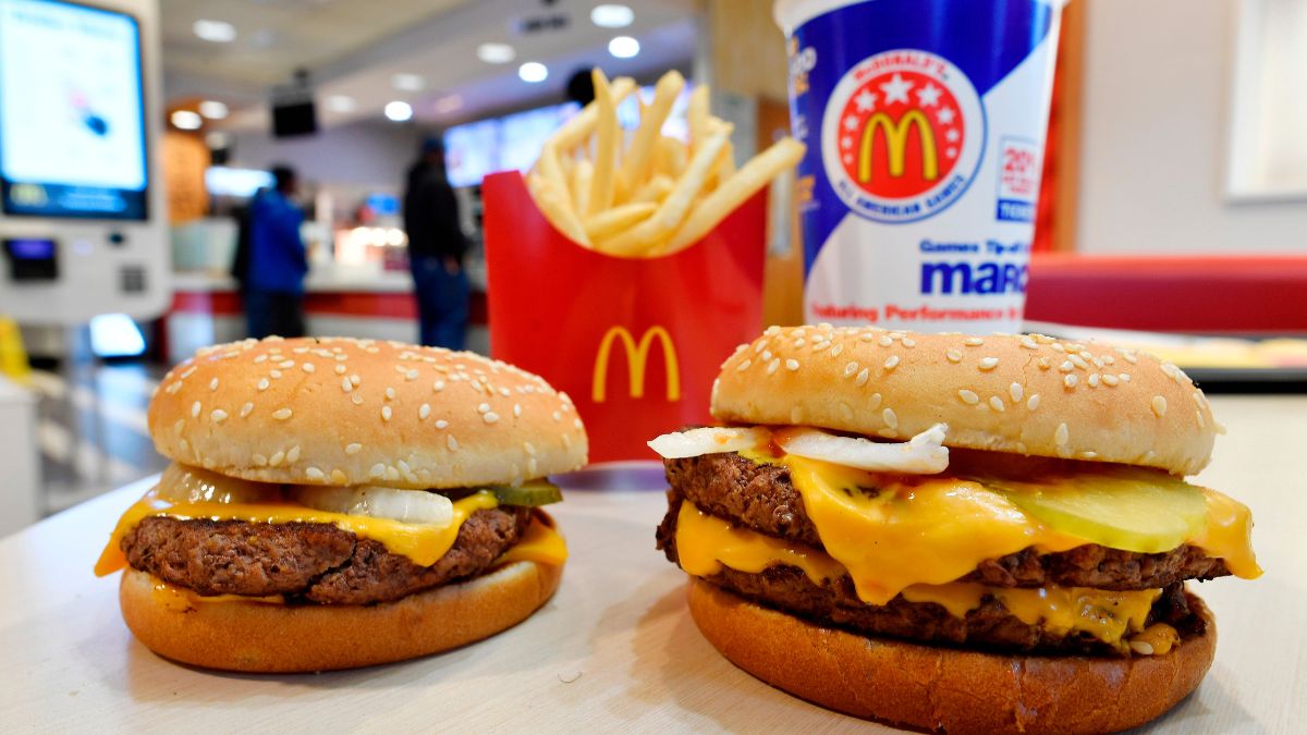 A McDonald's Quarter Pounder, left, and Double Quarter Pound burger is shown in Atlanta, 6 March, 2018. File Image/AP A McDonald's Quarter Pounder, left, and Double Quarter Pound burger is shown in Atlanta, 6 March, 2018. File Image/AP