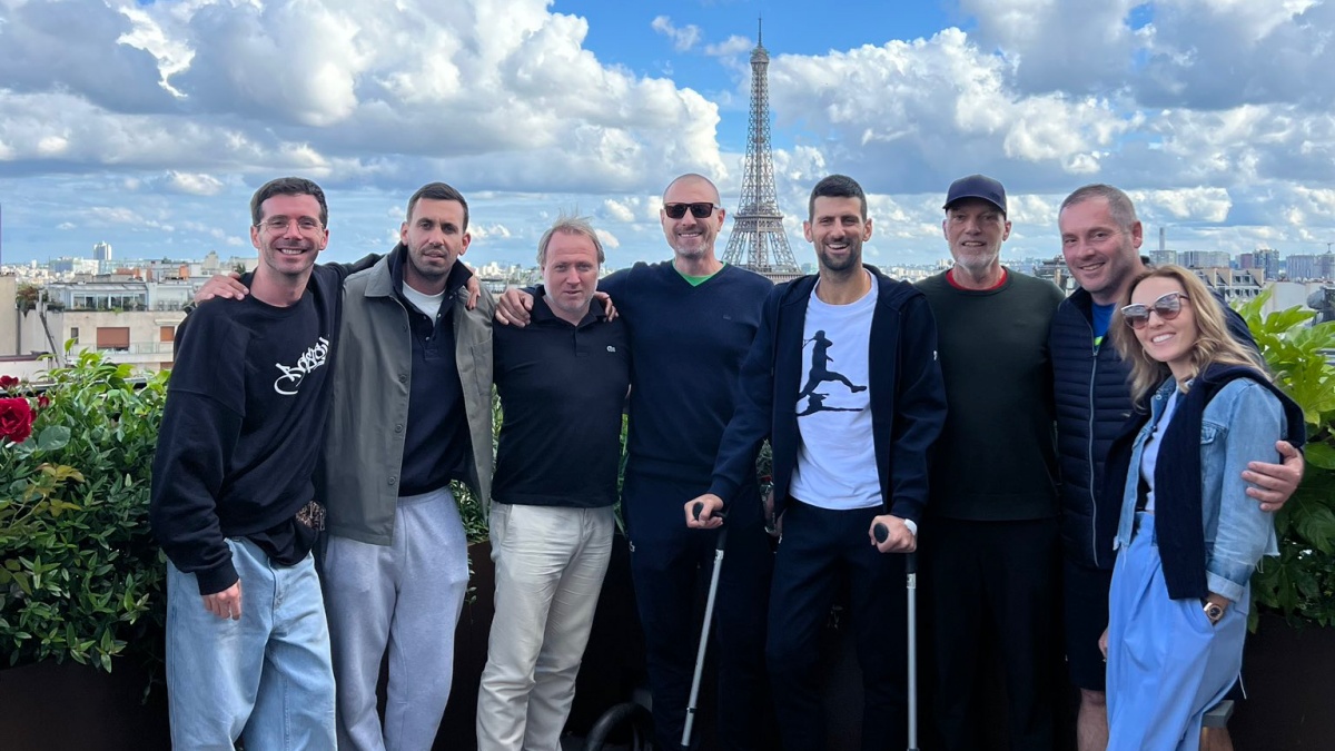 Novak Djokovic undergoes knee surgery, reveals it 'went well' Novak Djokovic undergoes knee surgery, reveals it 'went well'