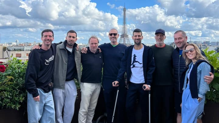 Novak Djokovic undergoes knee surgery, reveals it 'went well' Novak Djokovic undergoes knee surgery, reveals it 'went well'