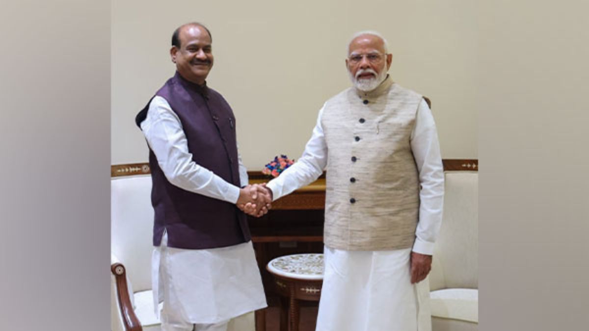 PM Modi lauds Speaker Om Birla for condemning Emergency, says happenings then exemplified what dictatorship looks like PM Modi lauds Speaker Om Birla for condemning Emergency, says happenings then exemplified what dictatorship looks like