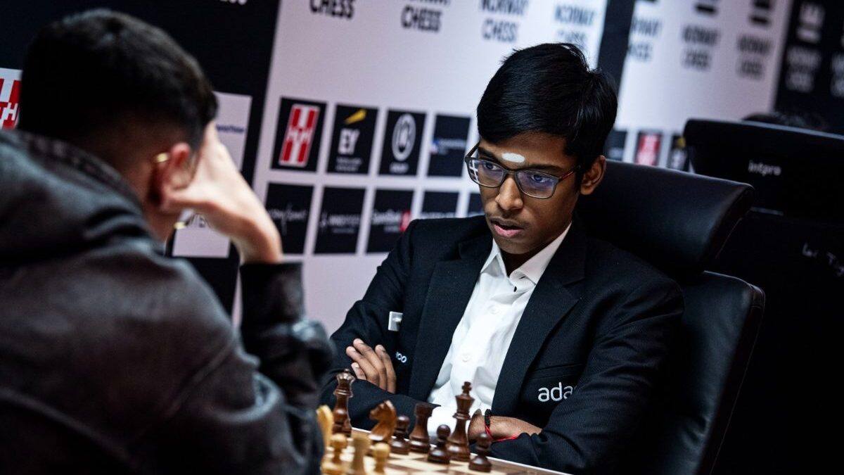 Norway Chess: Brother-sister Indian duo of Praggnanandhaaa and Vaishali suffer defeats, Carlsen leads