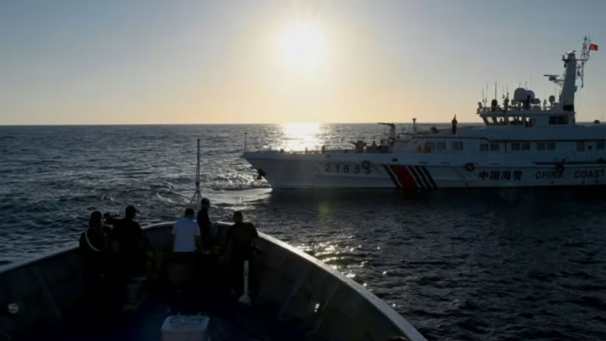 South China Sea collision: Filipino soldiers clash ‘bare-handed’ with Chinese Coast guard South China Sea collision: Filipino soldiers clash ‘bare-handed’ with Chinese Coast guard