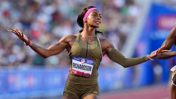  Sha'Carri Richardson wins 100m at US trials to qualify