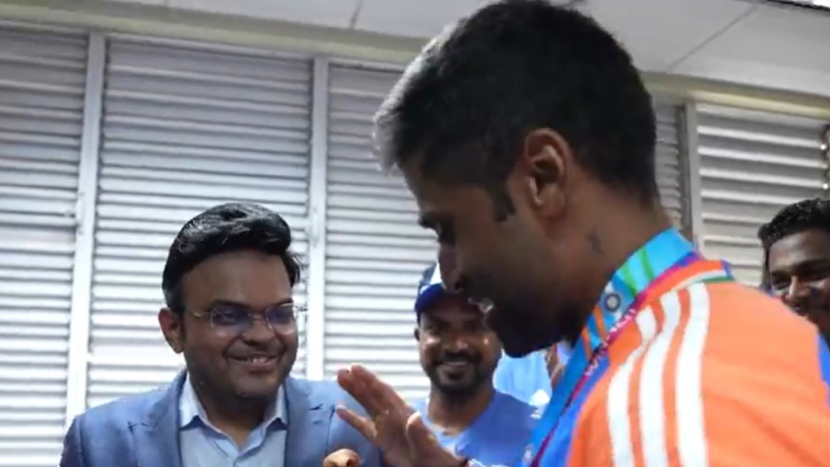 Watch: Suryakumar Yadav receives Best Fielder medal from Jay Shah after match-defining catch in T20 World Cup final Watch: Suryakumar Yadav receives Best Fielder medal from Jay Shah after match-defining catch in T20 World Cup final