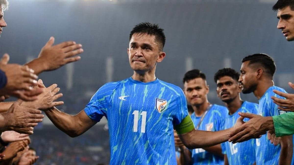 Watch: Sunil Chhetri breaks down as India teammates give him guard of honour after farewell game