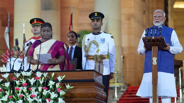 Narendra Modi takes oath as PM of India, NDA govt takes shape with 71 ...