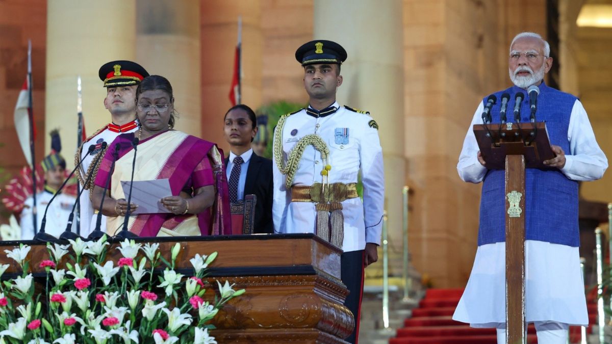 President Droupadi Murmu administering oath to Prime Minister Narendra Modi (Photo: X/Narendra Modi) President Droupadi Murmu administering oath to Prime Minister Narendra Modi (Photo: X/Narendra Modi)