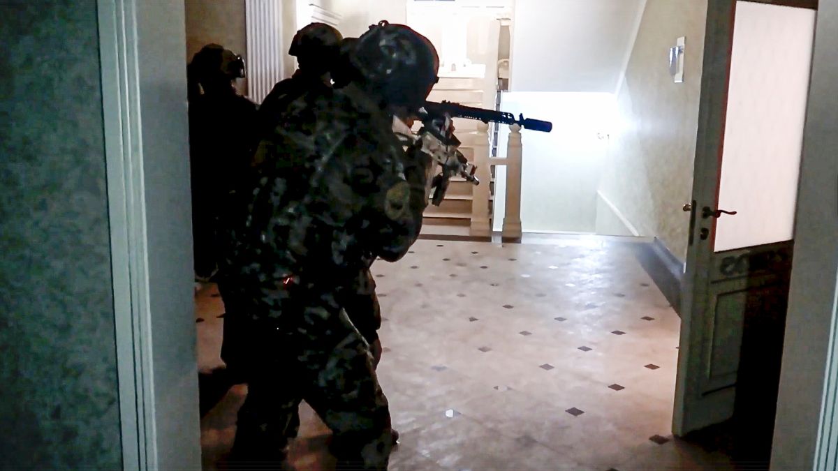 Russian security personnel operating against terrorists in Dagestan province (Photo: AP) Russian security personnel operating against terrorists in Dagestan province (Photo: AP)