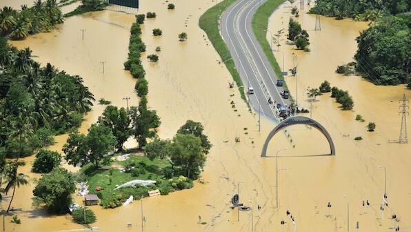 Sri lanka shuts schools amid deadly floods, mudslides; death toll reaches 10