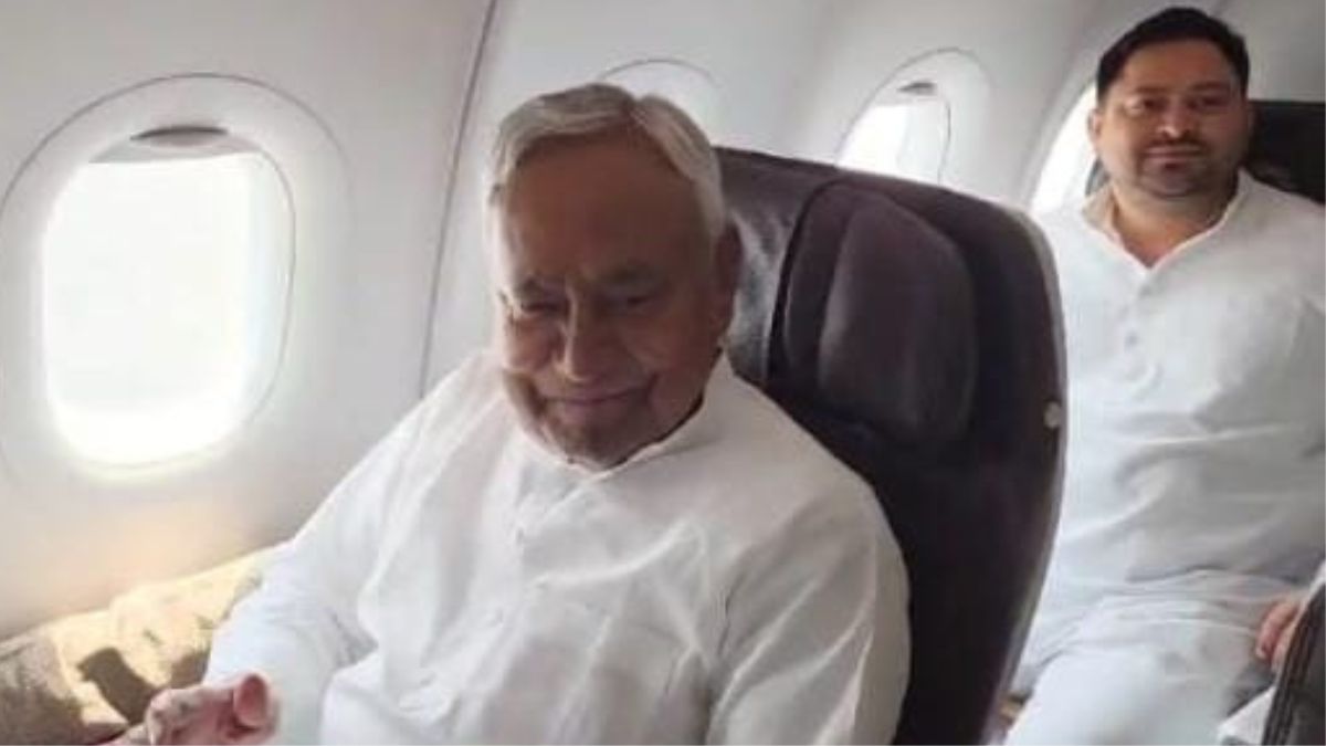 Nitish Kumar and Tejashwi Tadav take the same flight to Delhi Nitish Kumar and Tejashwi Tadav take the same flight to Delhi