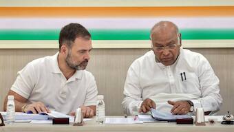 Rahul Gandhi with Mallikarjun Kharge. File Photo