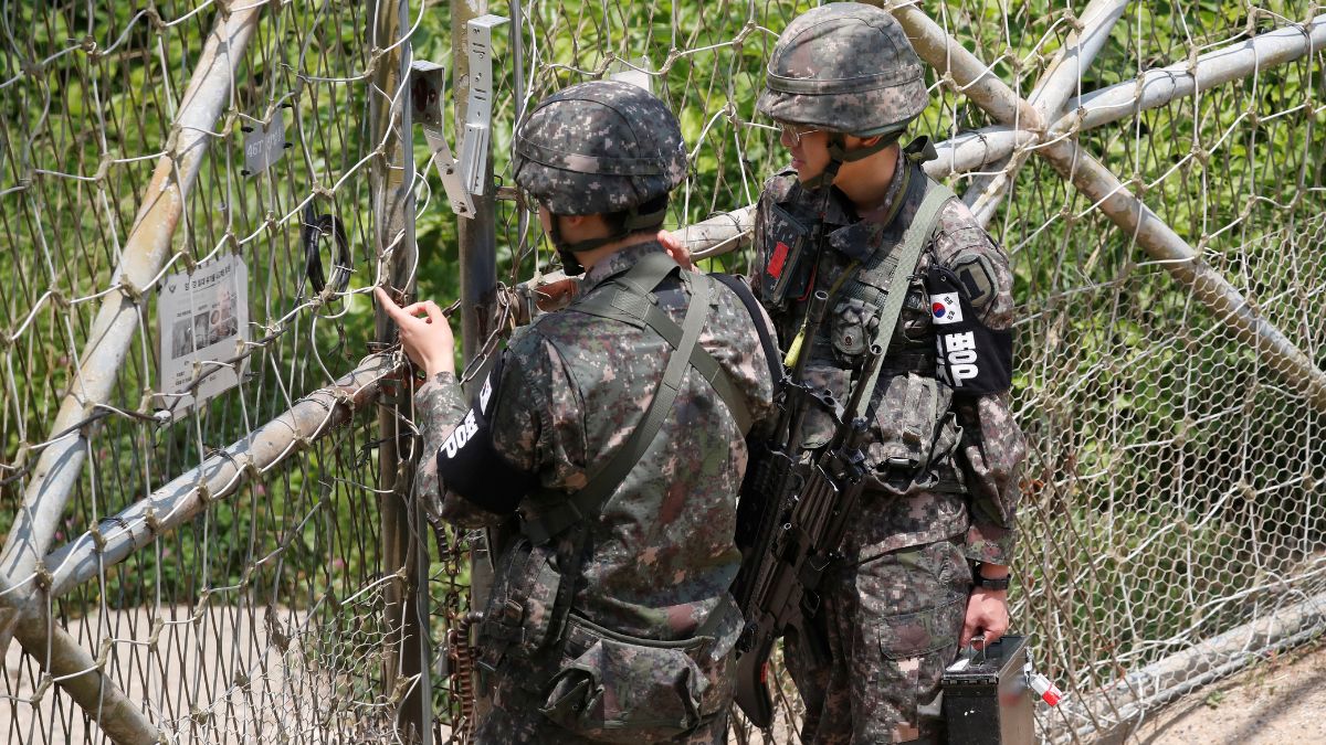한국, 북한 병사의 국경을 넘어 반응, 경고 사격 – Firstpost 한국, 북한 병사의 국경을 넘어 반응, 경고 사격 – Firstpost