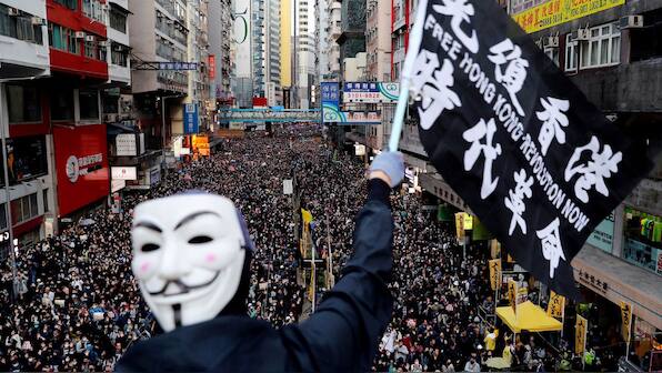 Hong Kong ousts six democracy activists fleeing to UK