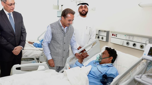 MoS कीर्ति वर्धन सिंह ने कुवैत आग में घायल भारतीयों से मुलाकात की, सरकार से समर्थन का आश्वासन दिया – फ़र्स्टपोस्ट