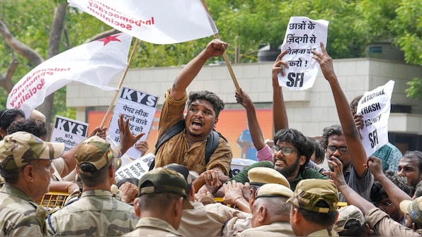 3 aspirants paid Rs 40 lakh for leaked NEET question paper only to score poorly