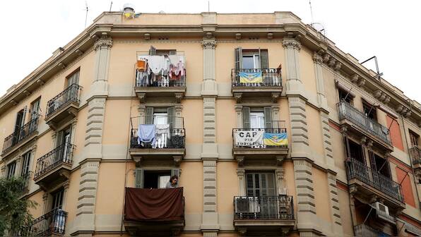 Barcelona to ban tourists from renting apartments to make city 'livable' for residents
