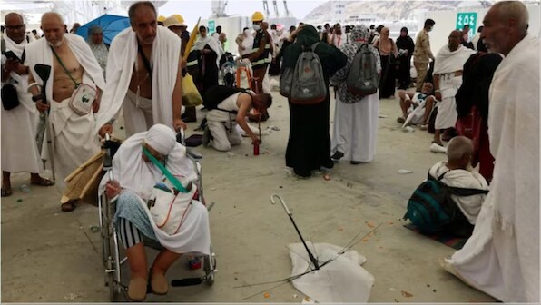 Senegal to screen Mecca pilgrims for COVID, links Saudi deaths to virus