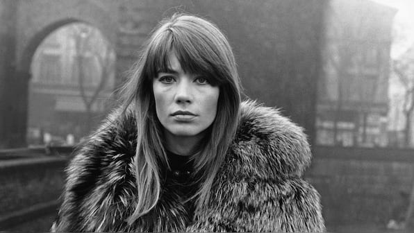 Françoise Hardy, French singing legend and pop icon, passes away at 80 after battle with lymphatic cancer