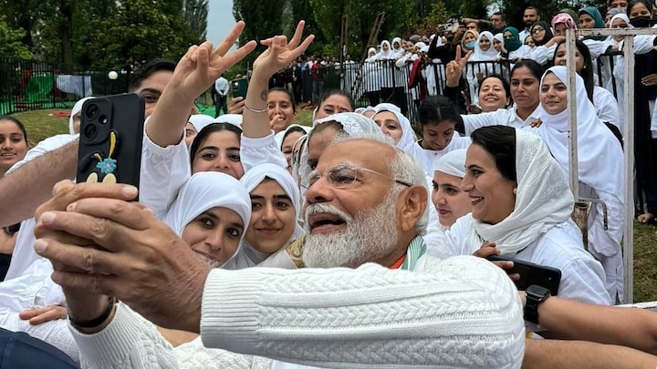 Bend It Like Bharat: From Dal Lake to Purana Qila, the best of India's Yoga Day celebrations