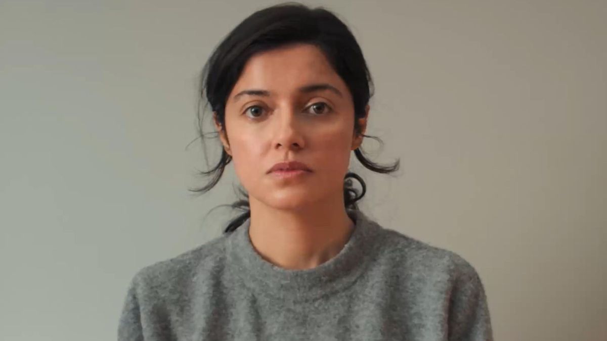 Divya Khossla wins Best Actress of the Year for her performance in 'Savi' Divya Khossla wins Best Actress of the Year for her performance in 'Savi'