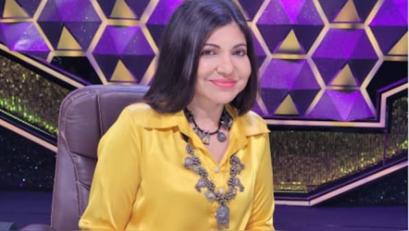 What is the rare sensorineural deafness that singer Alka Yagnik has been diagnosed with?