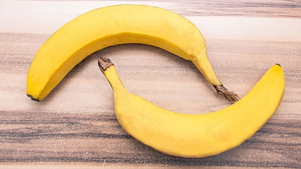Why overstressed Chinese workers are growing bananas on their office desk