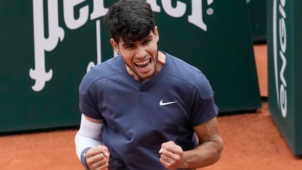 French Open: Alcaraz sets up quarter-finals with Tsitsipas, Swiatek demolishes Potapova in 40 minutes