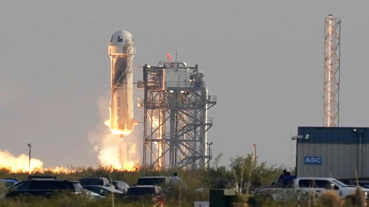 Blue Origin's rocket launces carrying passengers. Source: File Image / AP Blue Origin's rocket launces carrying passengers. Source: File Image / AP