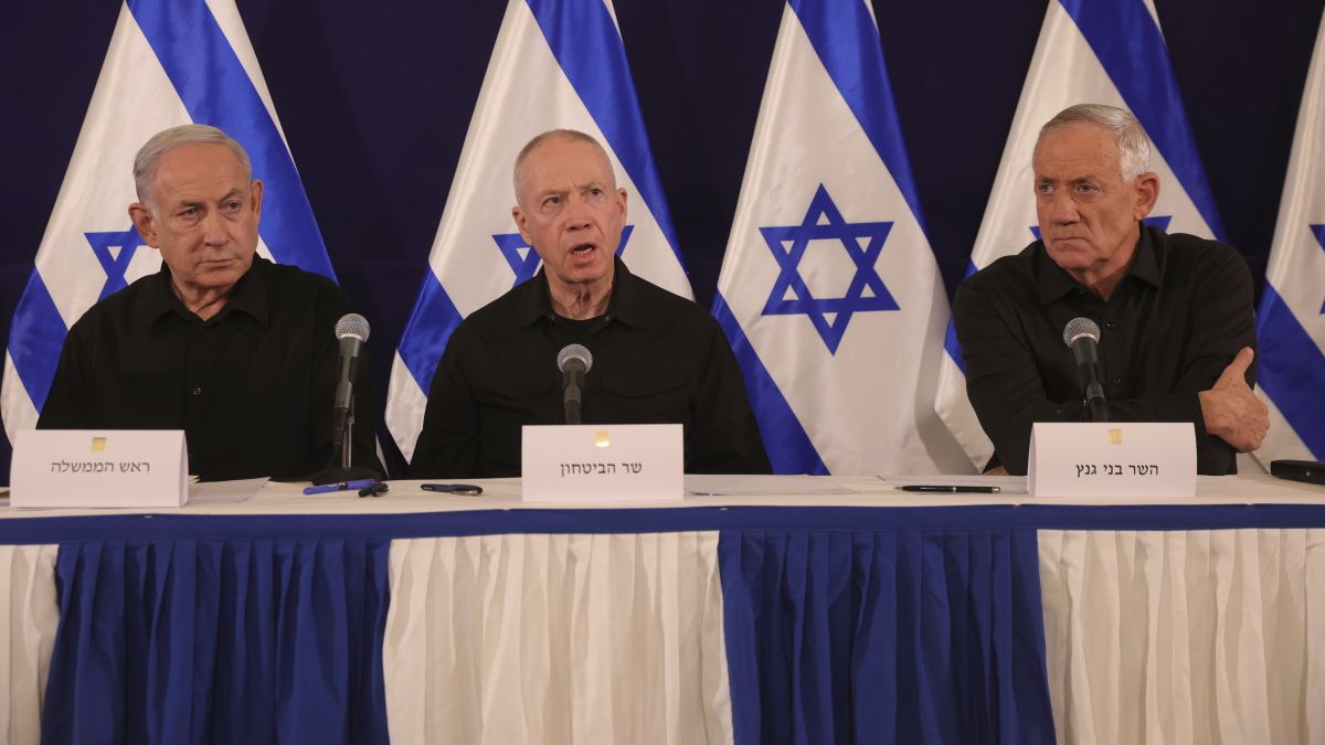 Israeli Prime Minister Benjamin Netanyahu, Defence Minister Yoav Gallant (centre) and Israel Opposition leader (right) Benny Gantz speak during a news conference in the Kirya military base in Tel Aviv, Israel on 28 October 2023. Israeli officials said that Netanyahu has dissolved the influential war Cabinet that was tasked with steering the war in Gaza. AP Israeli Prime Minister Benjamin Netanyahu, Defence Minister Yoav Gallant (centre) and Israel Opposition leader (right) Benny Gantz speak during a news conference in the Kirya military base in Tel Aviv, Israel on 28 October 2023. Israeli officials said that Netanyahu has dissolved the influential war Cabinet that was tasked with steering the war in Gaza. AP