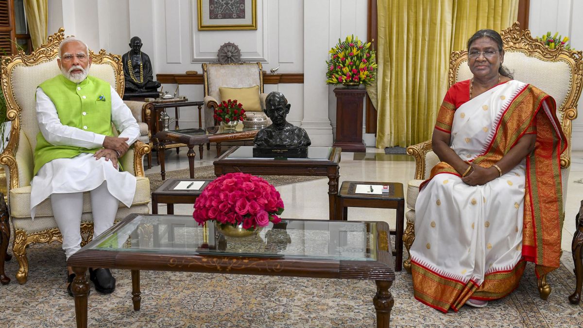 Prime Minister Narendra Modi meets President Droupadi Murmu to submit his resignation letter as the 17th Lok Sabha comes to an end, at Rashtrapati Bhavan, in New Delhi. PTI Prime Minister Narendra Modi meets President Droupadi Murmu to submit his resignation letter as the 17th Lok Sabha comes to an end, at Rashtrapati Bhavan, in New Delhi. PTI
