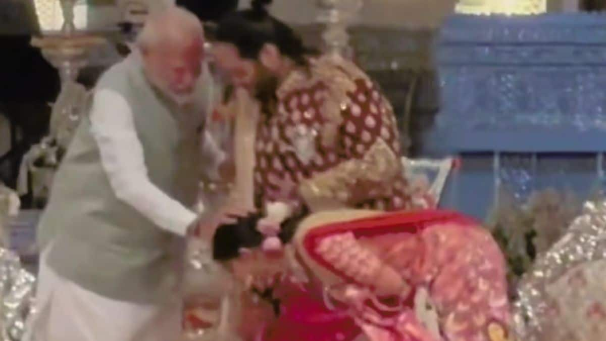 Anant Ambani, Radhika Merchant Wedding Live: PM Modi blesses newly wed couple at 'Shubh Ashirwad' function