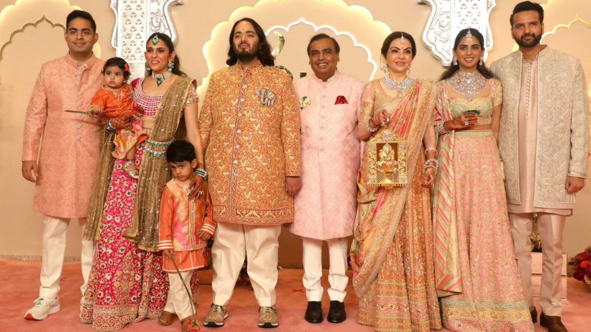 Anant Ambani-Radhika Merchant wedding: 32 YO techie from Gujarat arrested for bomb threat post on X Anant Ambani-Radhika Merchant wedding: 32 YO techie from Gujarat arrested for bomb threat post on X