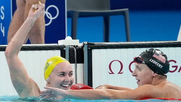  Titmus dominates Ledecky, McIntosh to retain 400m freestyle gold